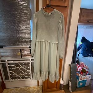 Lulu’s Sage Green Midi Dress
